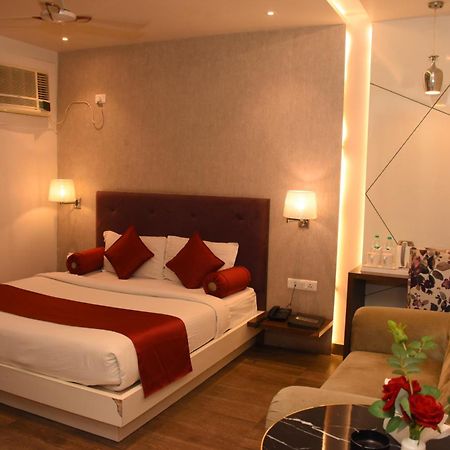 Hotel Gurveer Royal Lucknow Extérieur photo