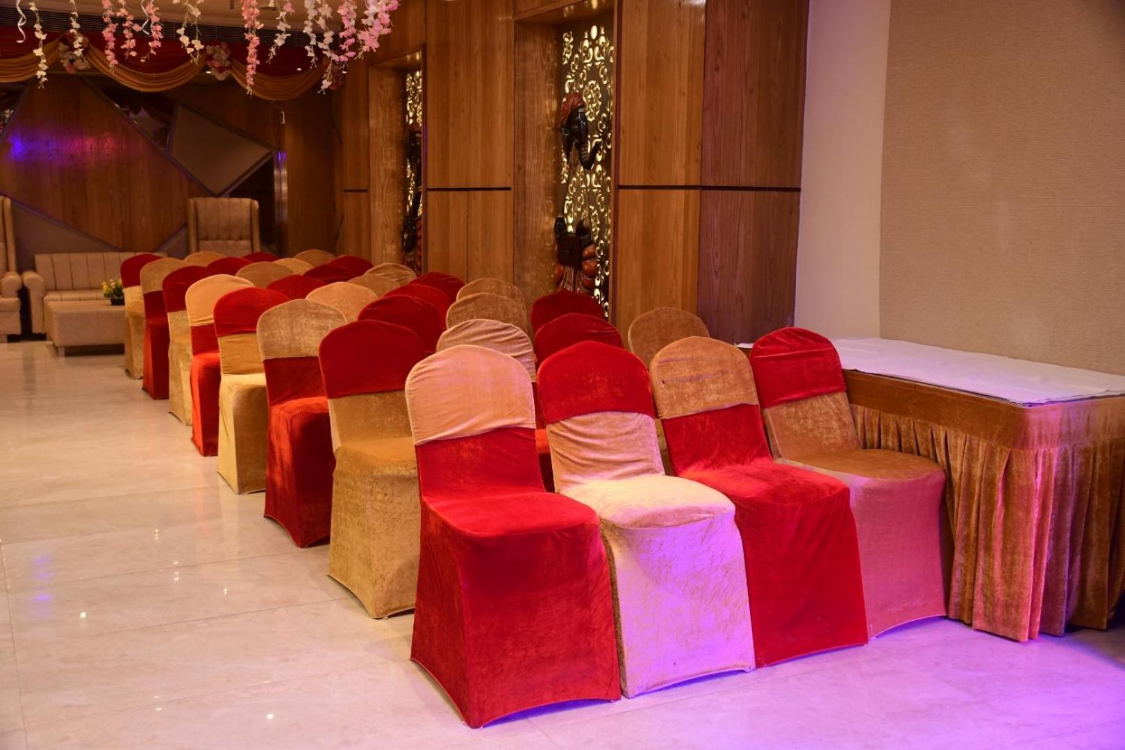 Hotel Gurveer Royal Lucknow Extérieur photo