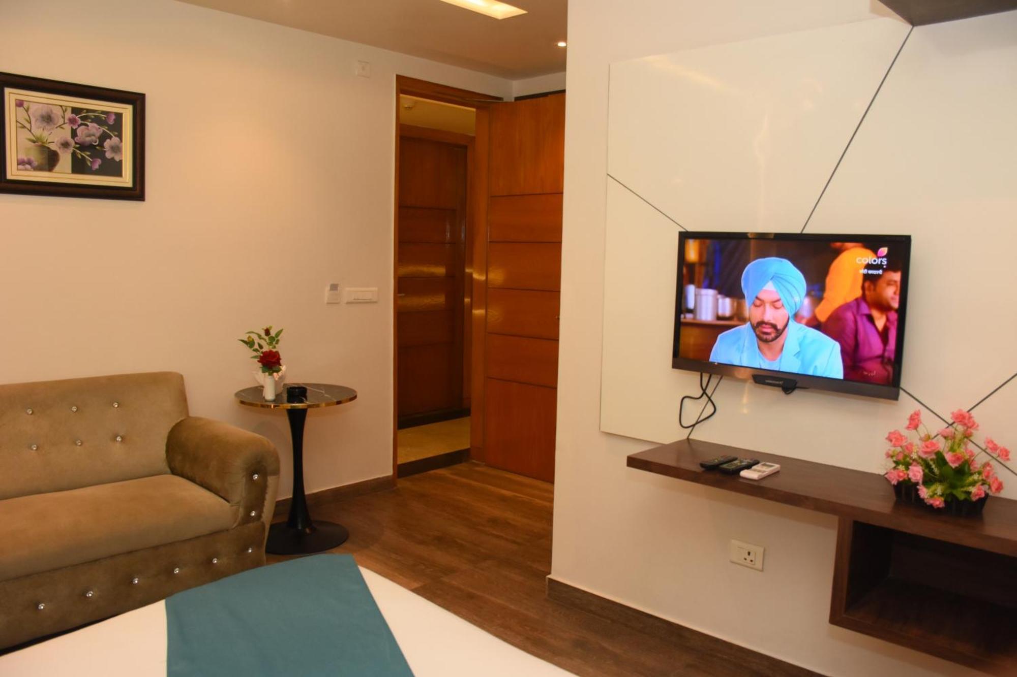Hotel Gurveer Royal Lucknow Extérieur photo