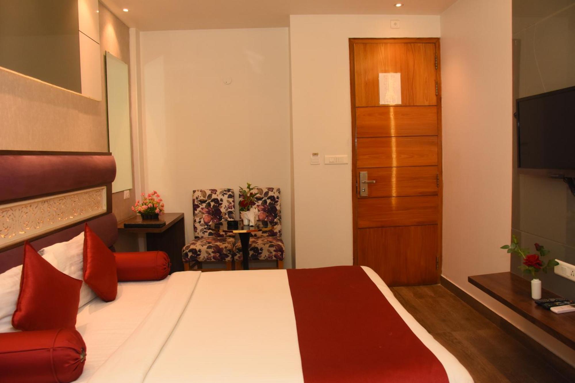 Hotel Gurveer Royal Lucknow Extérieur photo
