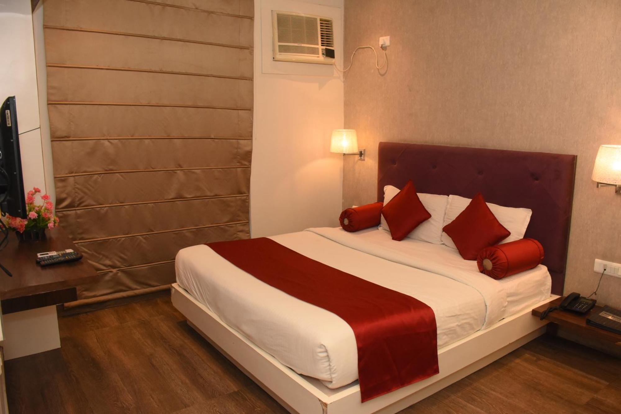 Hotel Gurveer Royal Lucknow Extérieur photo