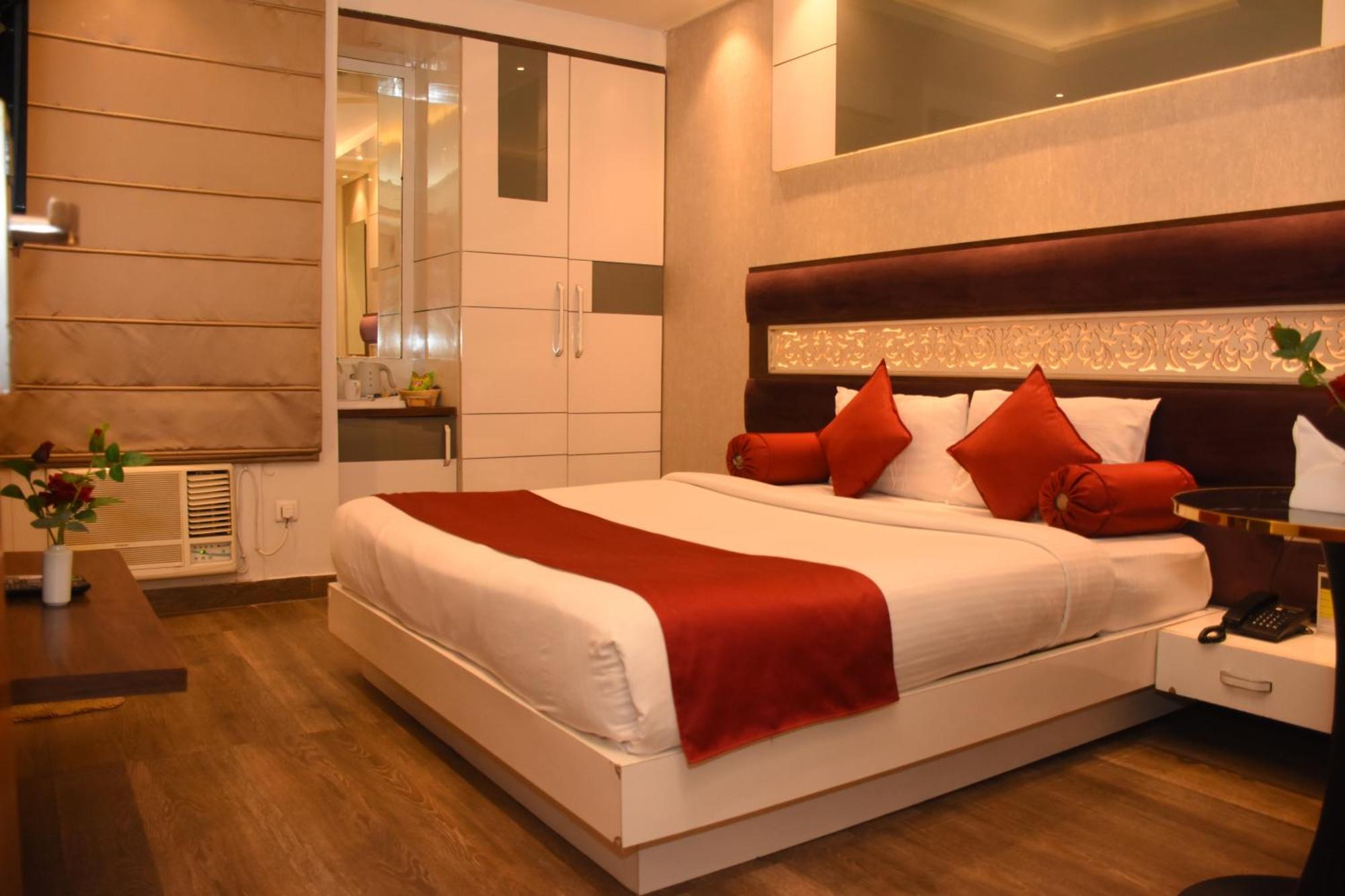 Hotel Gurveer Royal Lucknow Extérieur photo